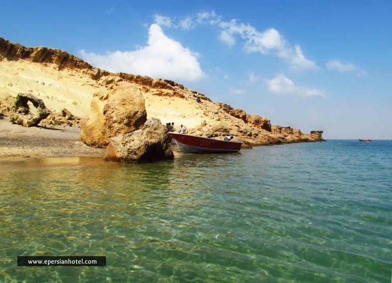 ساحل صخره ای جزیره لاوان